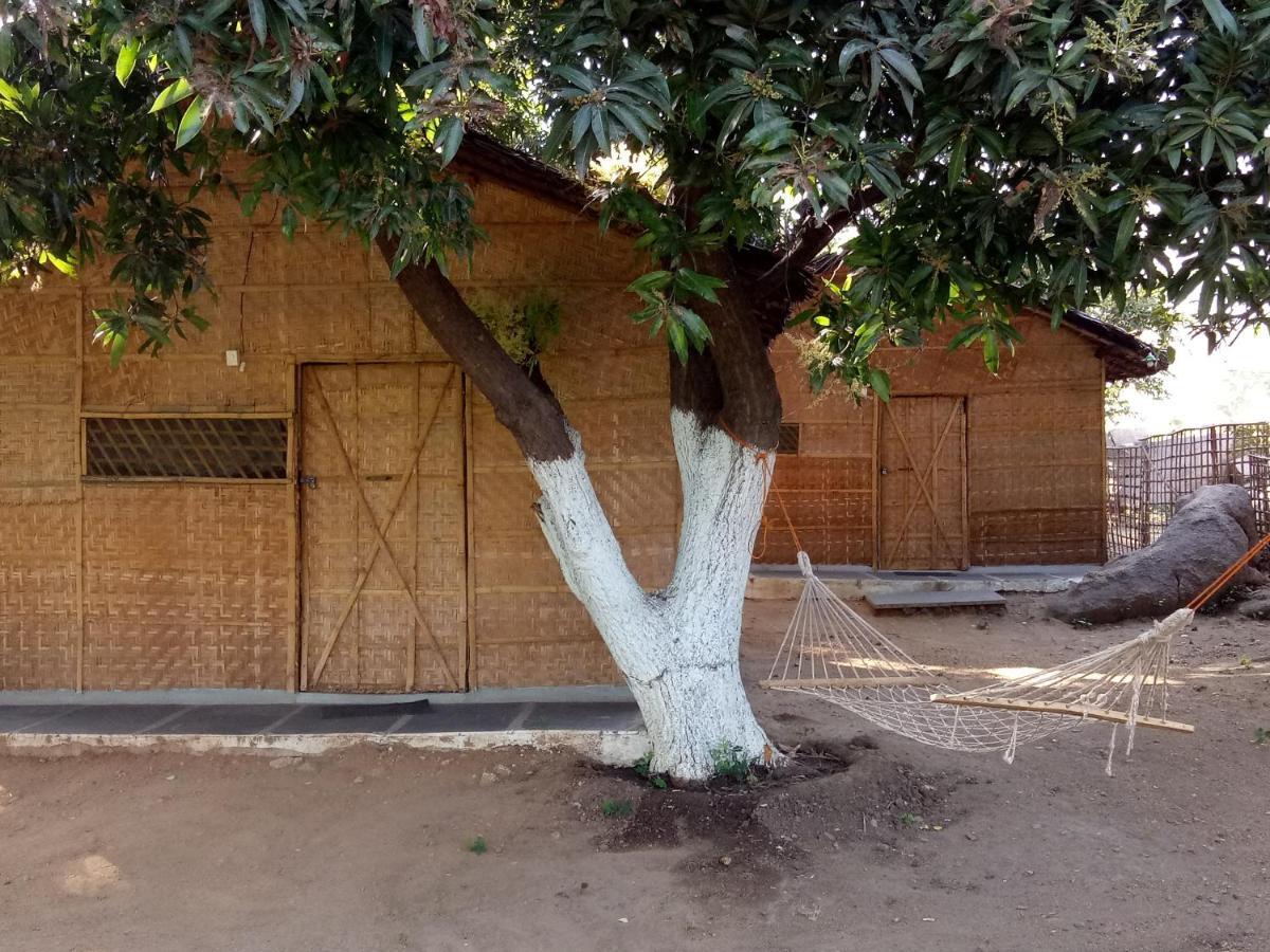 Sunrise Guest House & Restaurant Hampi Exterior photo